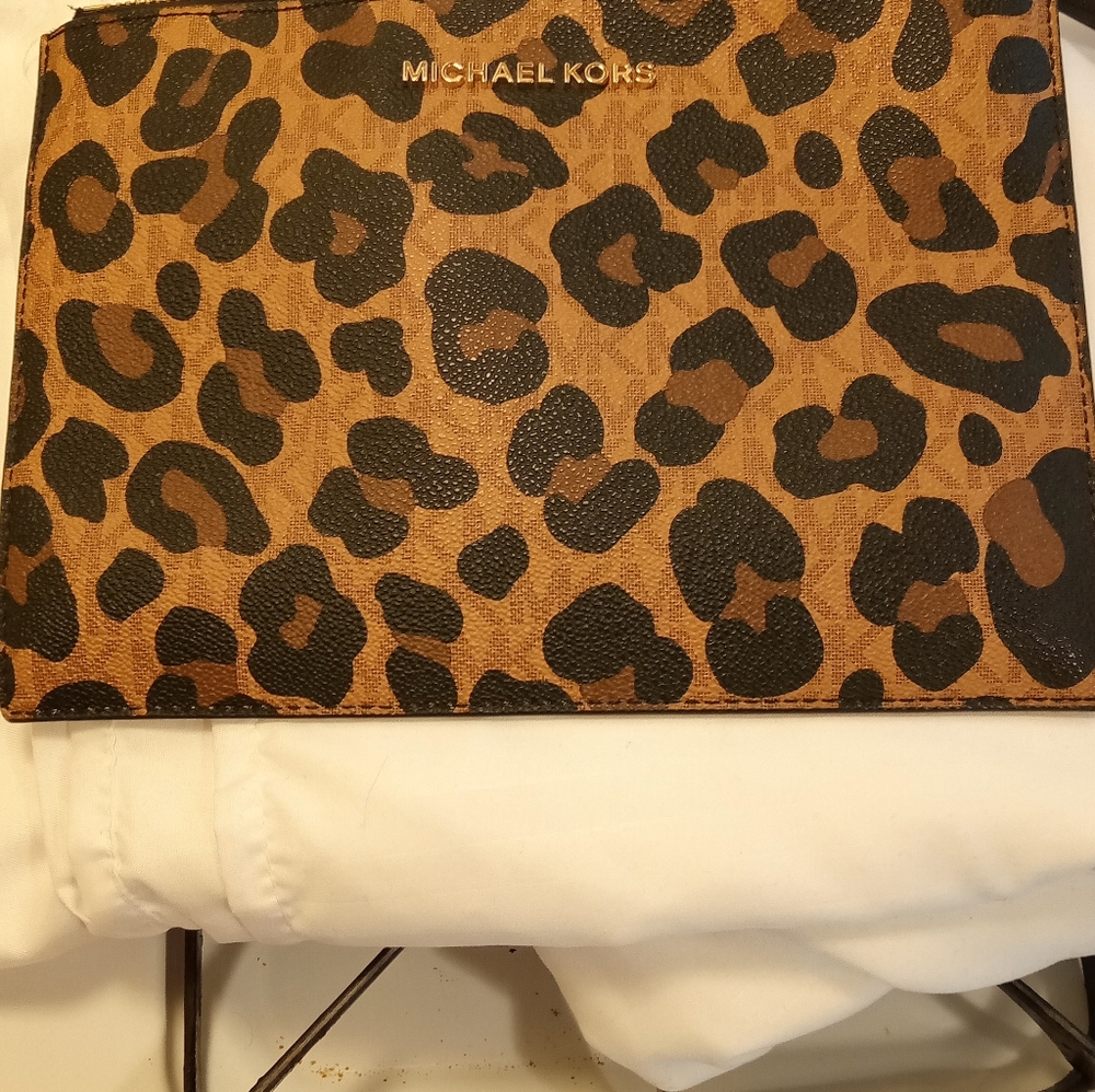 Michael Kors Jet Set Travel XL Clutch Wristlet Leather